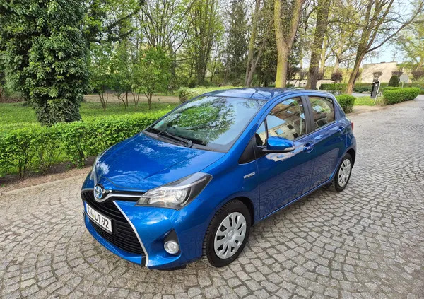 mazowieckie Toyota Yaris cena 45900 przebieg: 126750, rok produkcji 2015 z Wrocław